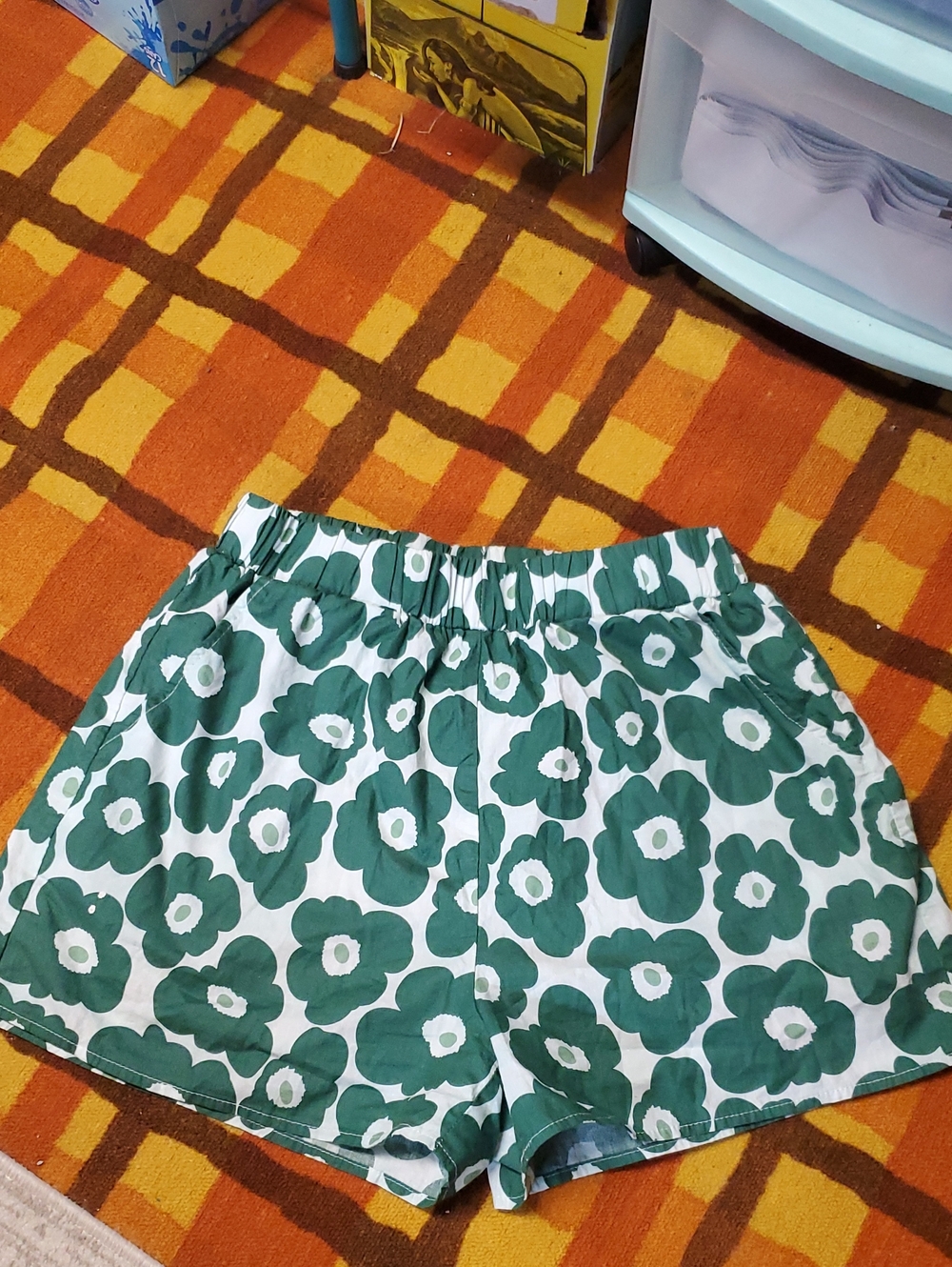 entro Green and White High Waist Floral Shorts